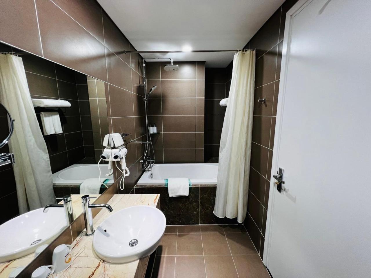 Nesta Grand Hao Nam Apartment Hanoi Exterior photo